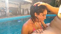 Argentina amatrice mi fa un pete nella piscina